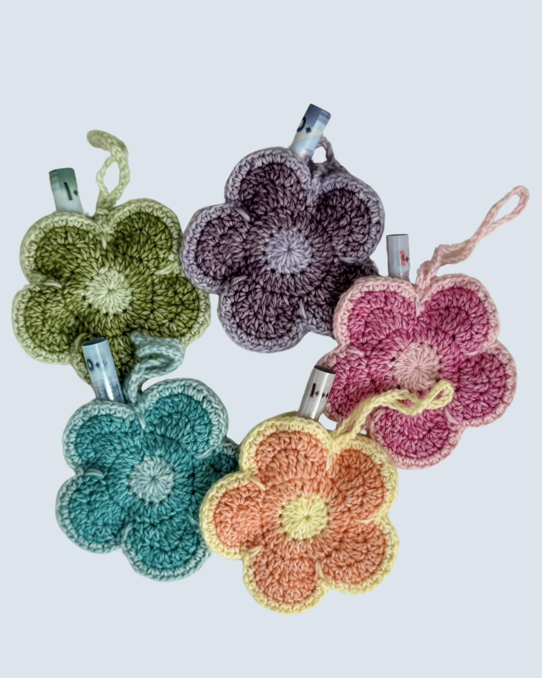 Daisy Crochet Charm – Set of 5 🌼