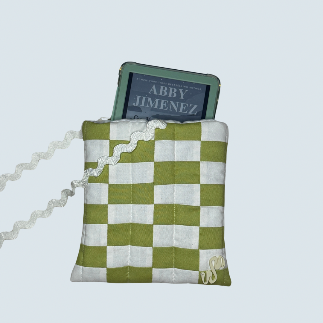 The Patchwork Kindle Pouch